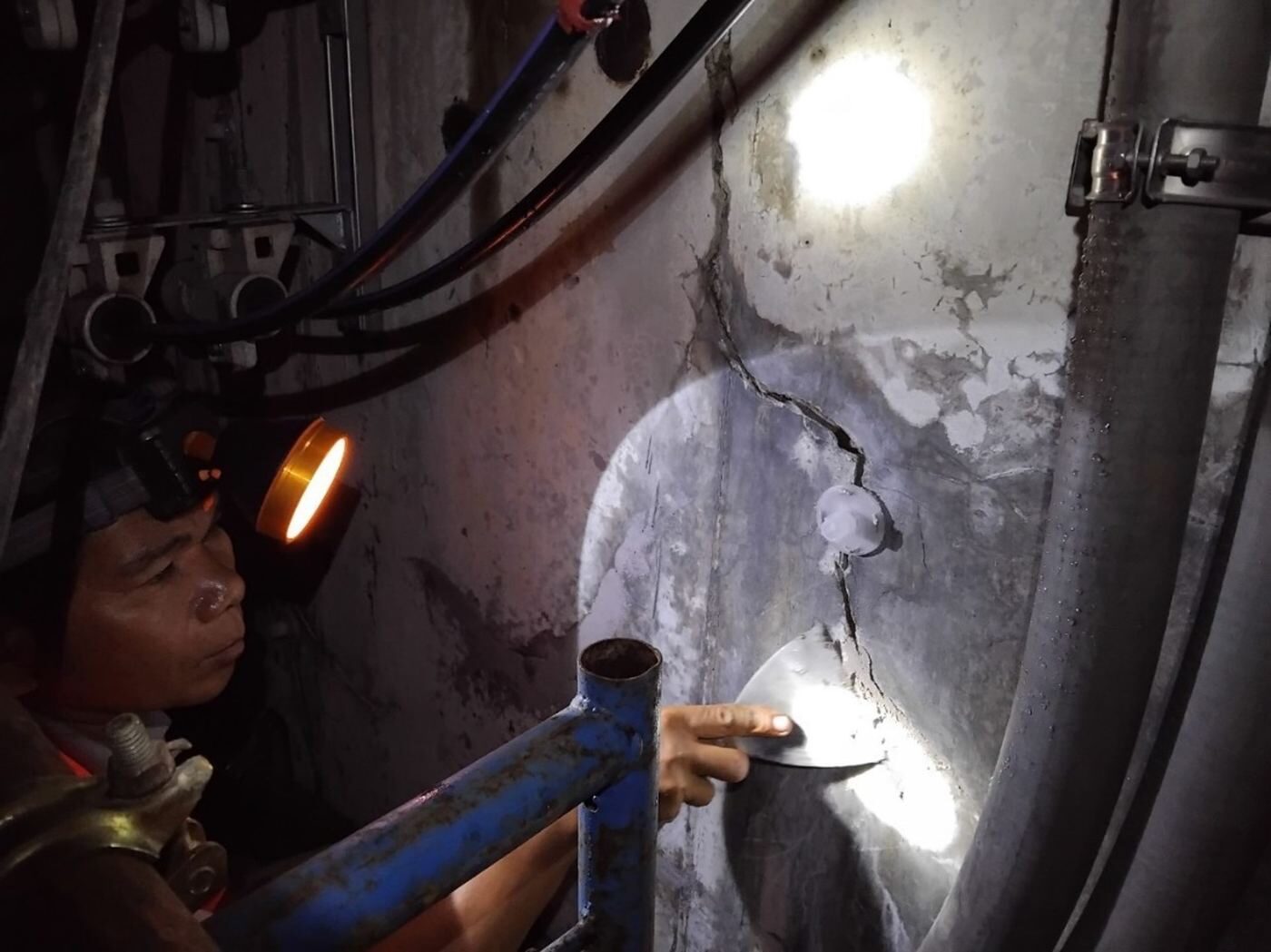 Crack injection and parapet repair